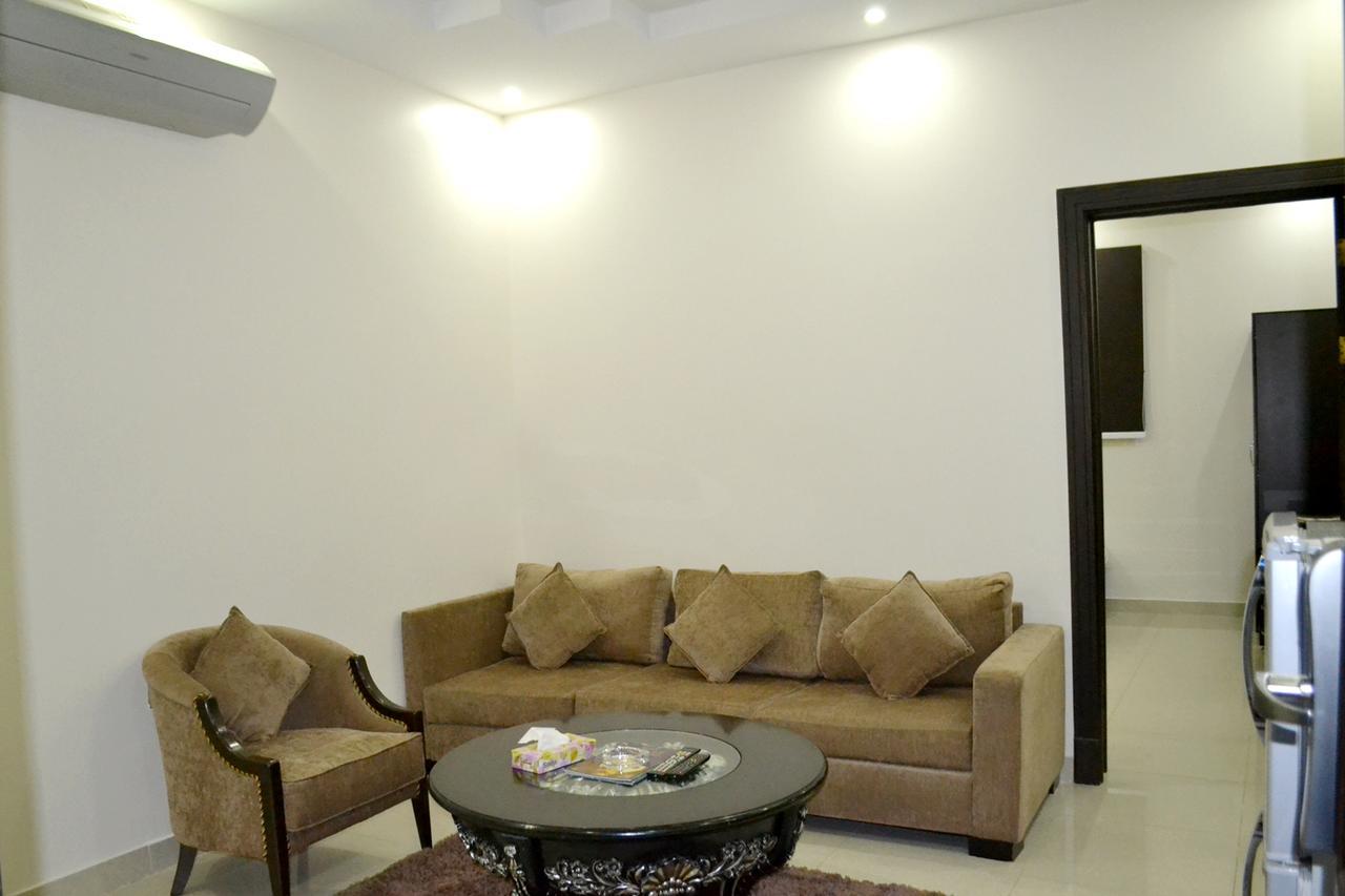 Alkhrbush Llshkk Almkhdoma Aparthotel Hafar Al-Batin Exterior photo